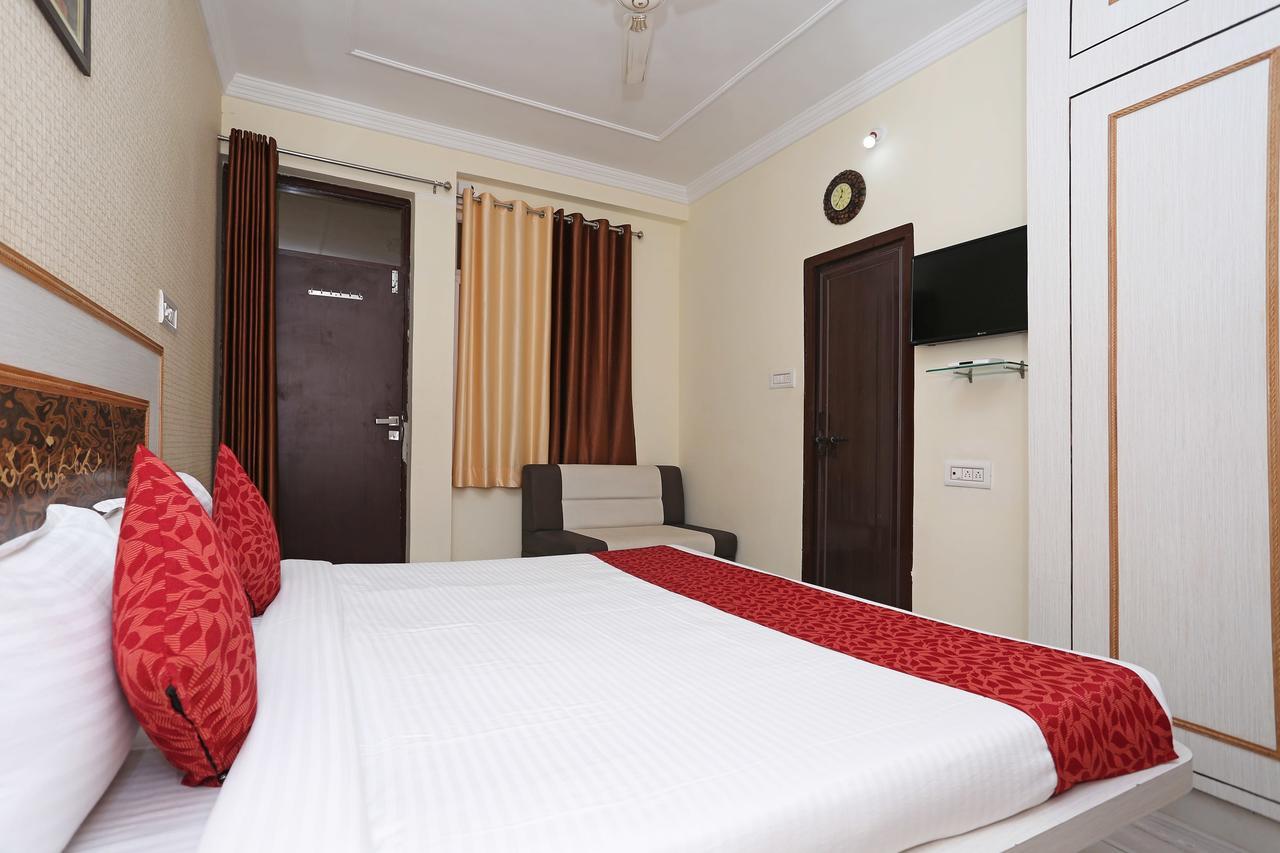 Oyo 10104 Radhika Resort Kota  Bagian luar foto