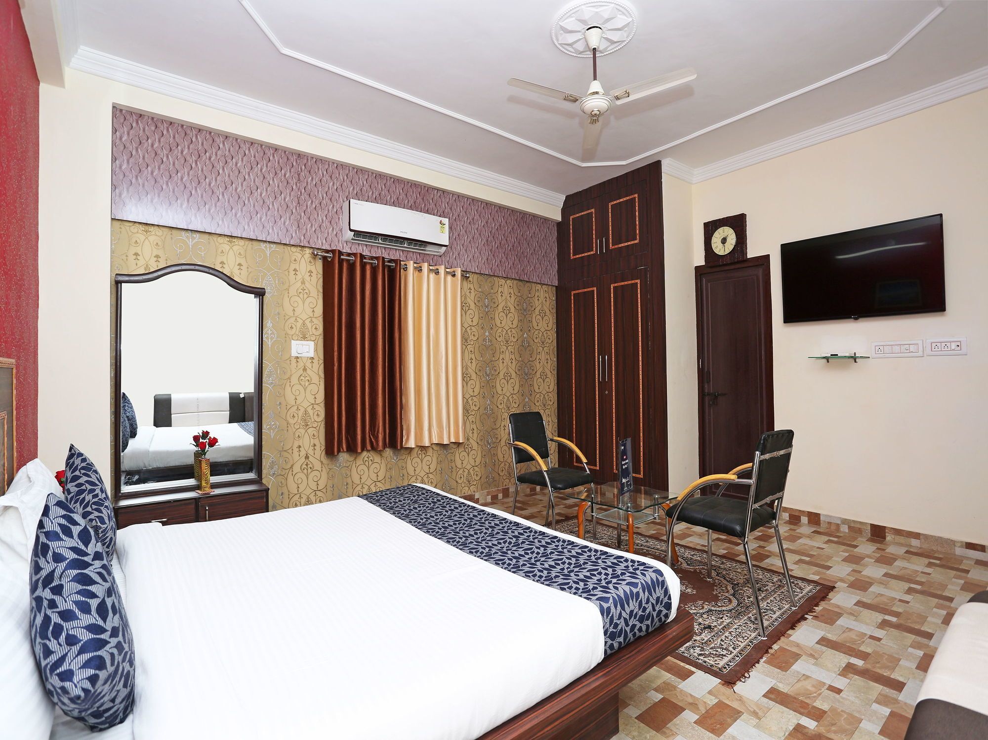 Oyo 10104 Radhika Resort Kota  Bagian luar foto
