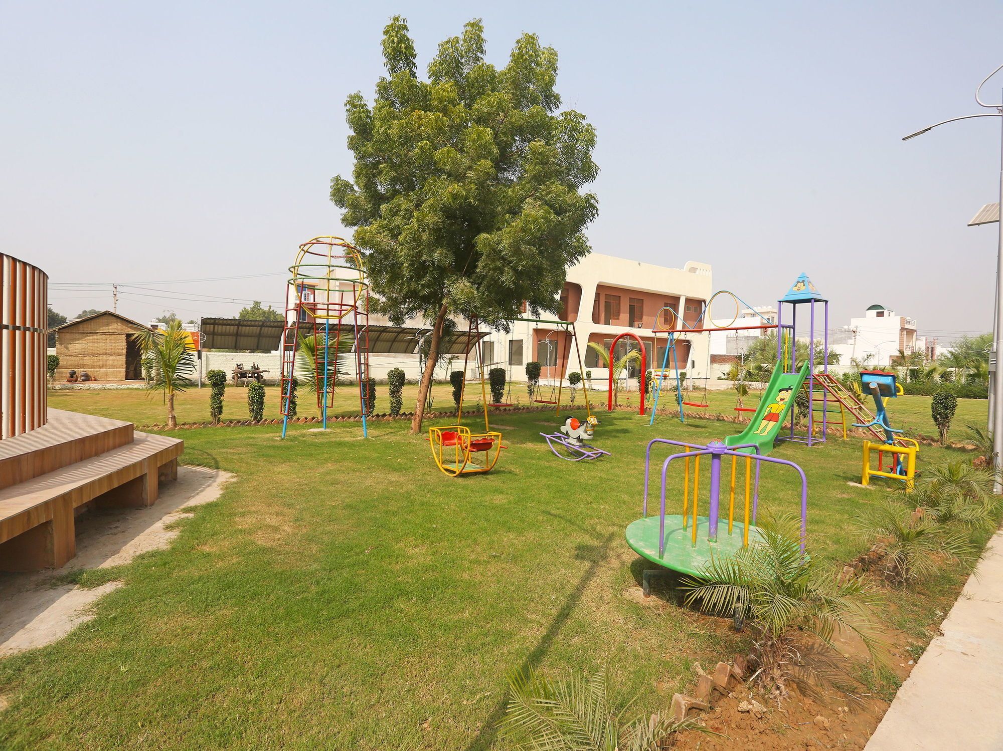 Oyo 10104 Radhika Resort Kota  Bagian luar foto